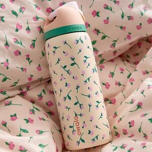 Owala FreeSip 32 oz Water Bottle - Tea Time Floral